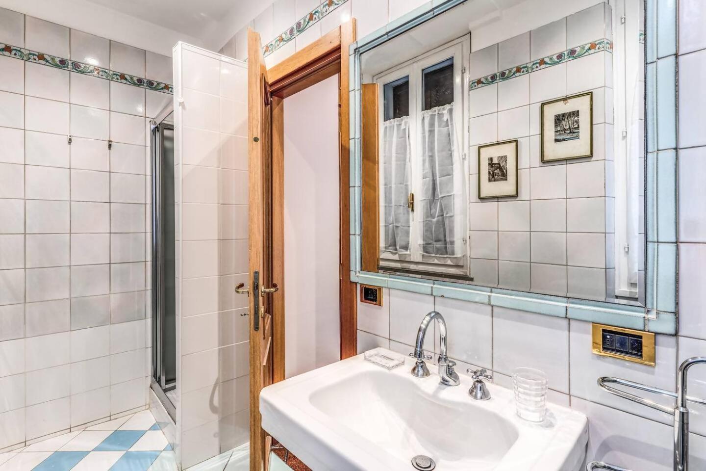 Cozy Flat In Trevi Fountain Appartamento *