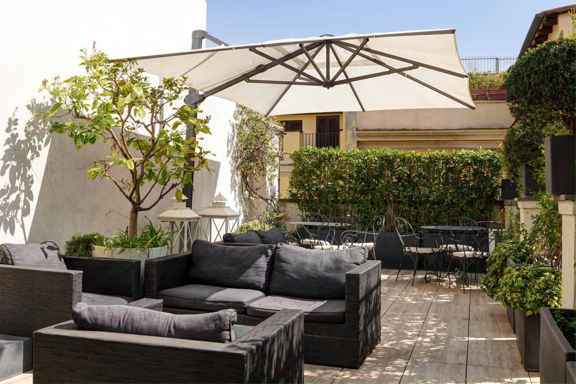 Terrace Pantheon Relais Roma