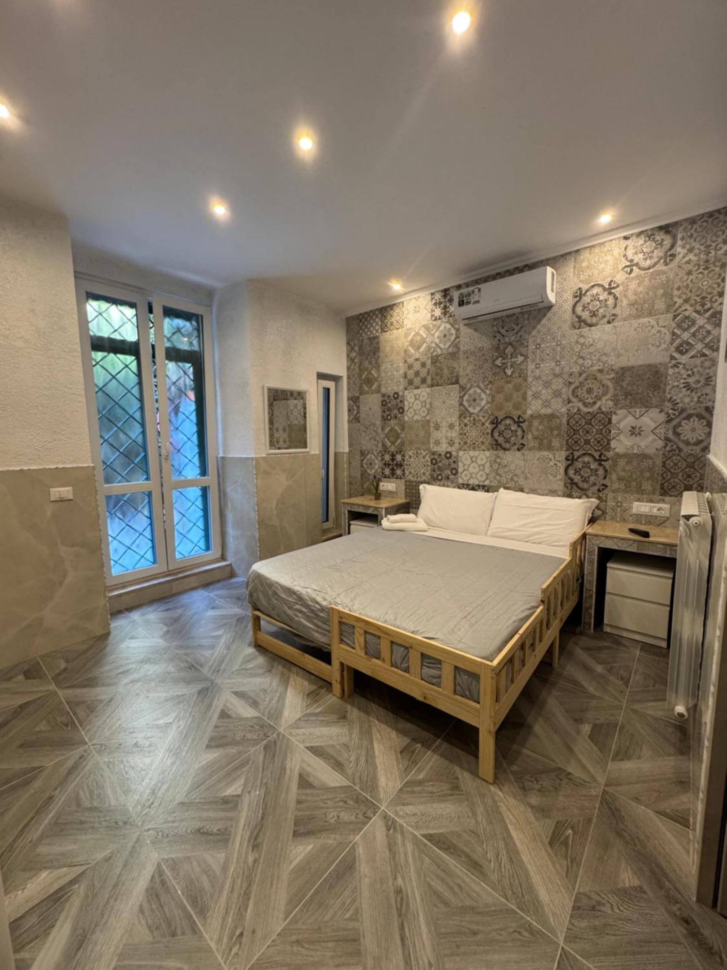 Bed & Breakfast Luxor Eco Casa E Per Vacanze In Centro Piazza Bologna, Colosseo, Piazza Di Spagna, Vaticano, San Pietro, Sapienza, Fontana Di Trevi, Piazza Navona, Trastevere, Tiburtina, Termini, Aeroporto Roma