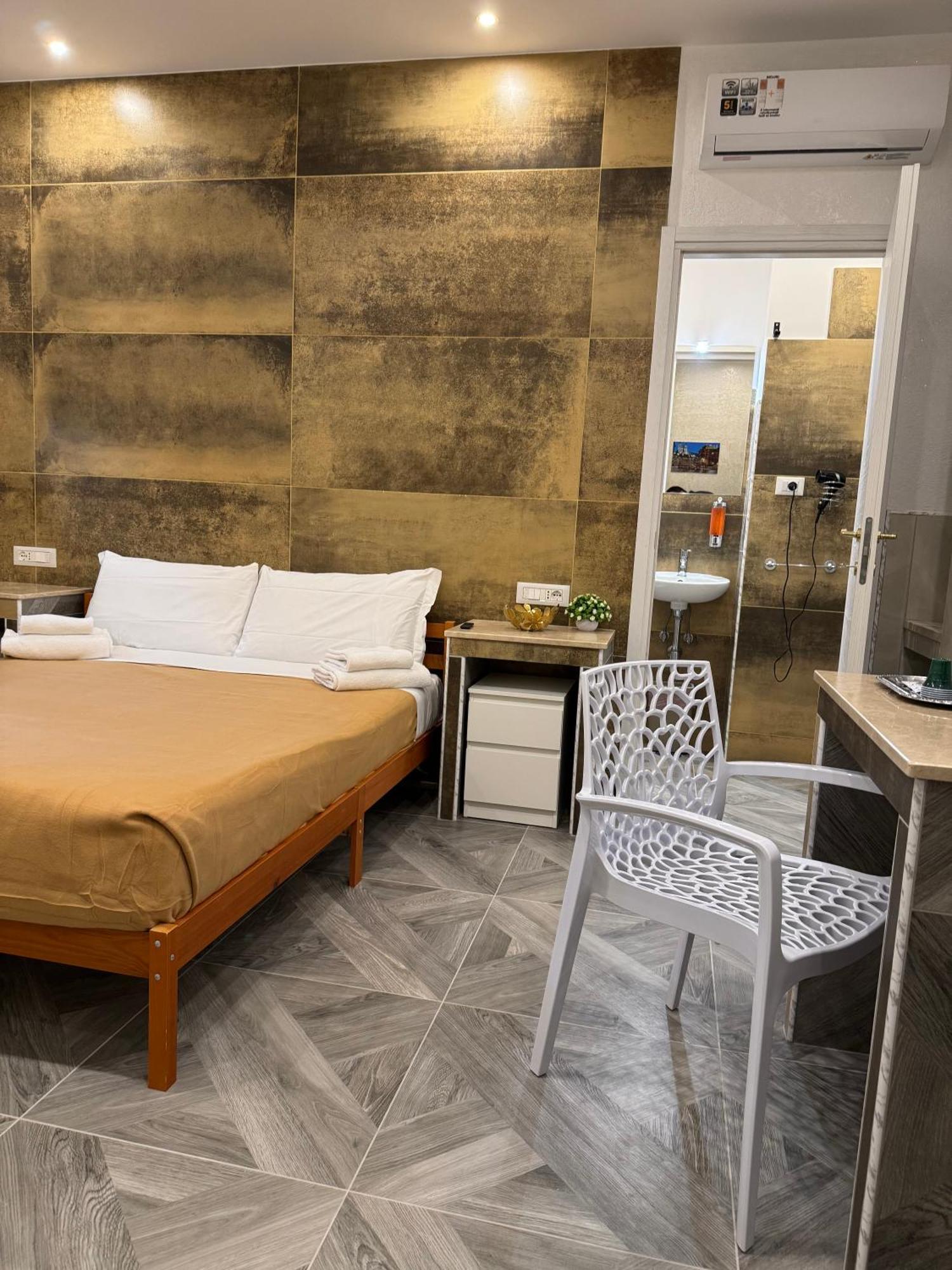 Bed & Breakfast Luxor Eco Casa E Per Vacanze In Centro Piazza Bologna, Colosseo, Piazza Di Spagna, Vaticano, San Pietro, Sapienza, Fontana Di Trevi, Piazza Navona, Trastevere, Tiburtina, Termini, Aeroporto