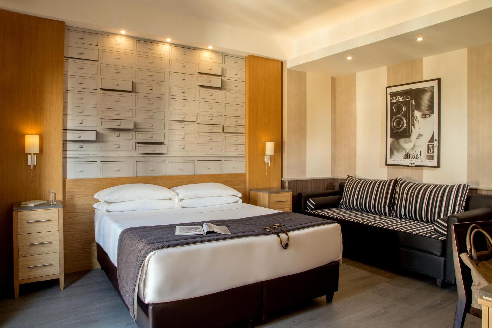 Royal Court Hotell 4*