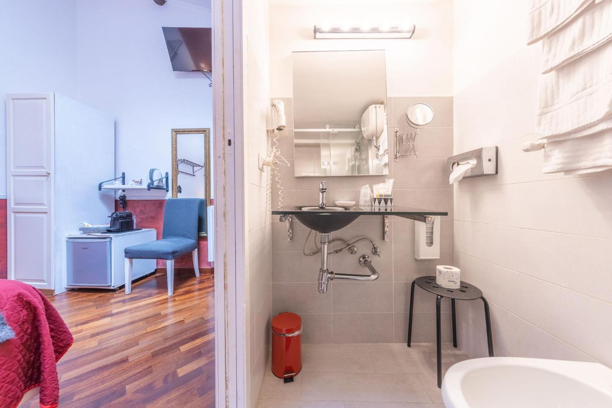 Pensión In Bb - Skylight Double In History House Roma