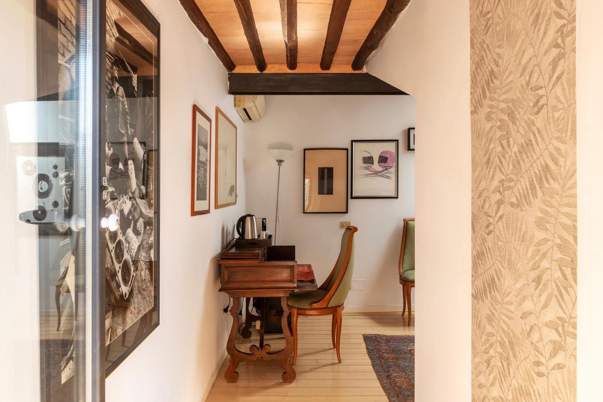 White With Bathroom And Shared Terrace Alloggio in famiglia Roma