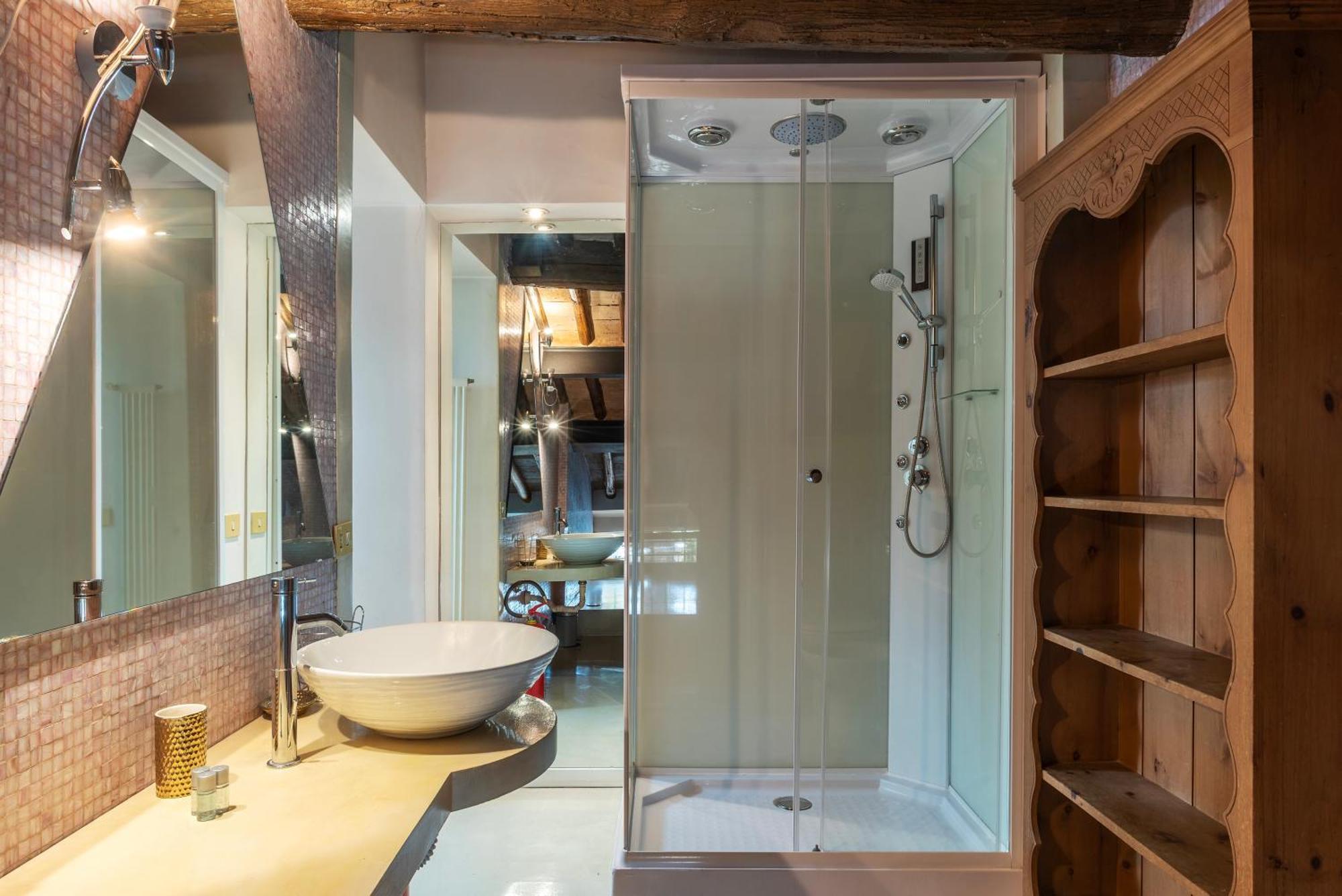 Alloggio in famiglia White With Bathroom And Shared Terrace Roma