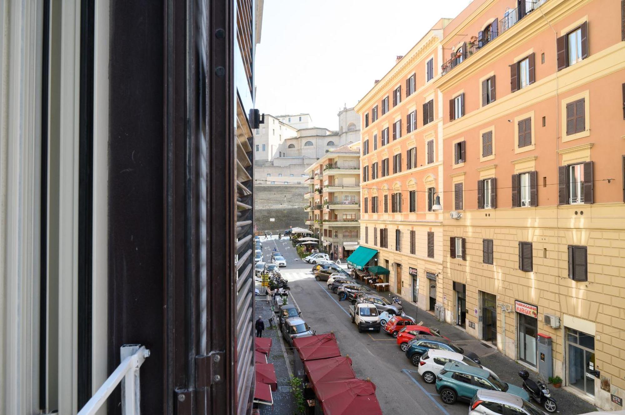 Magnoliahome At The Vatican Guest house