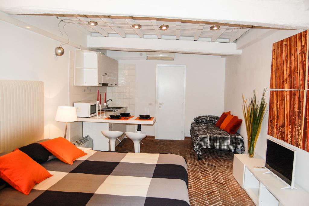 Bernini Navona Apartment