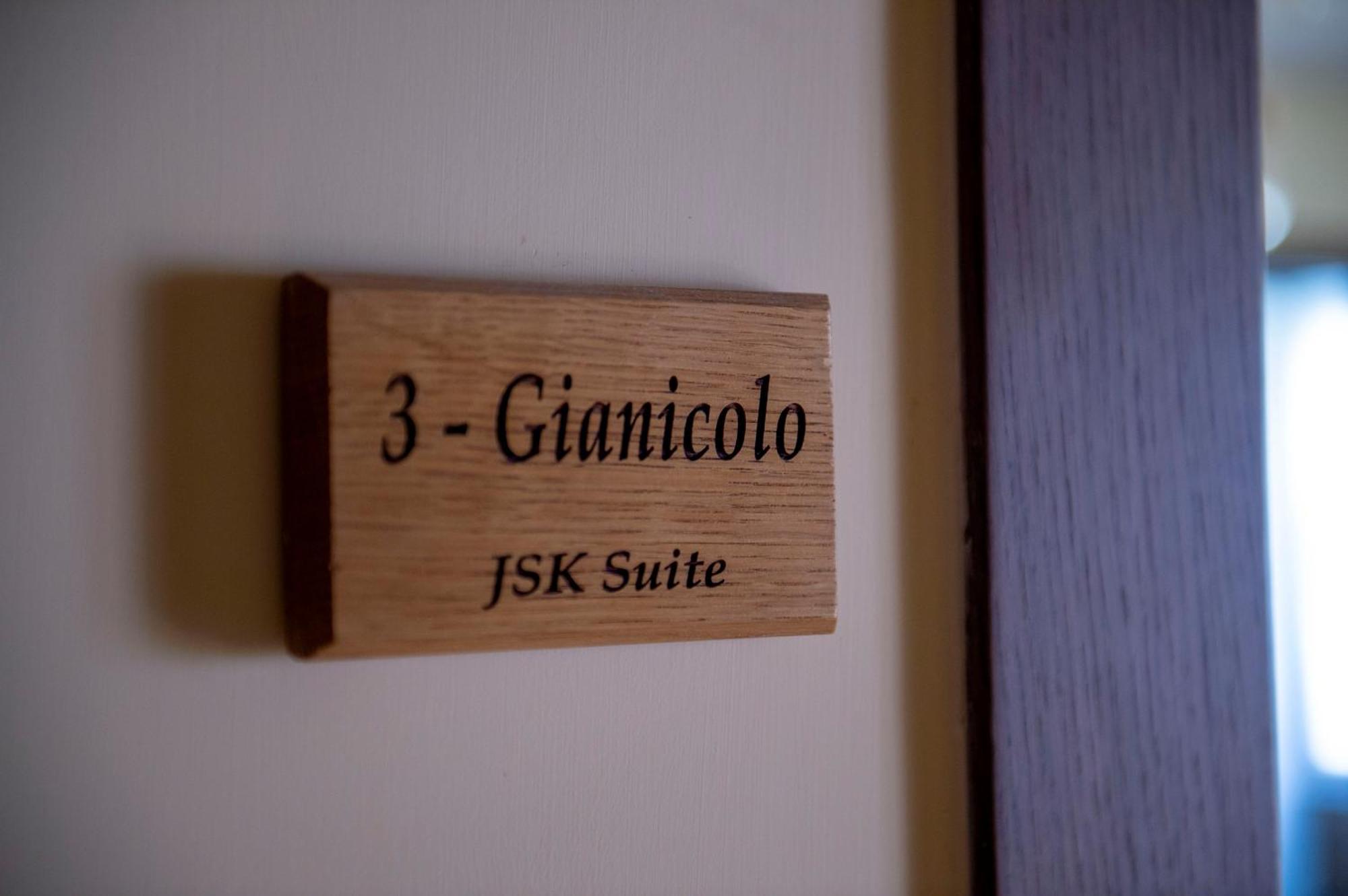 Pensión Jsk *