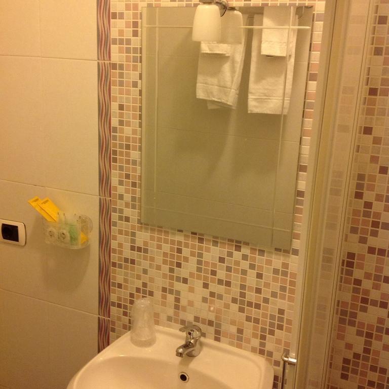 Residenza Fermi Gjestgiverier Roma