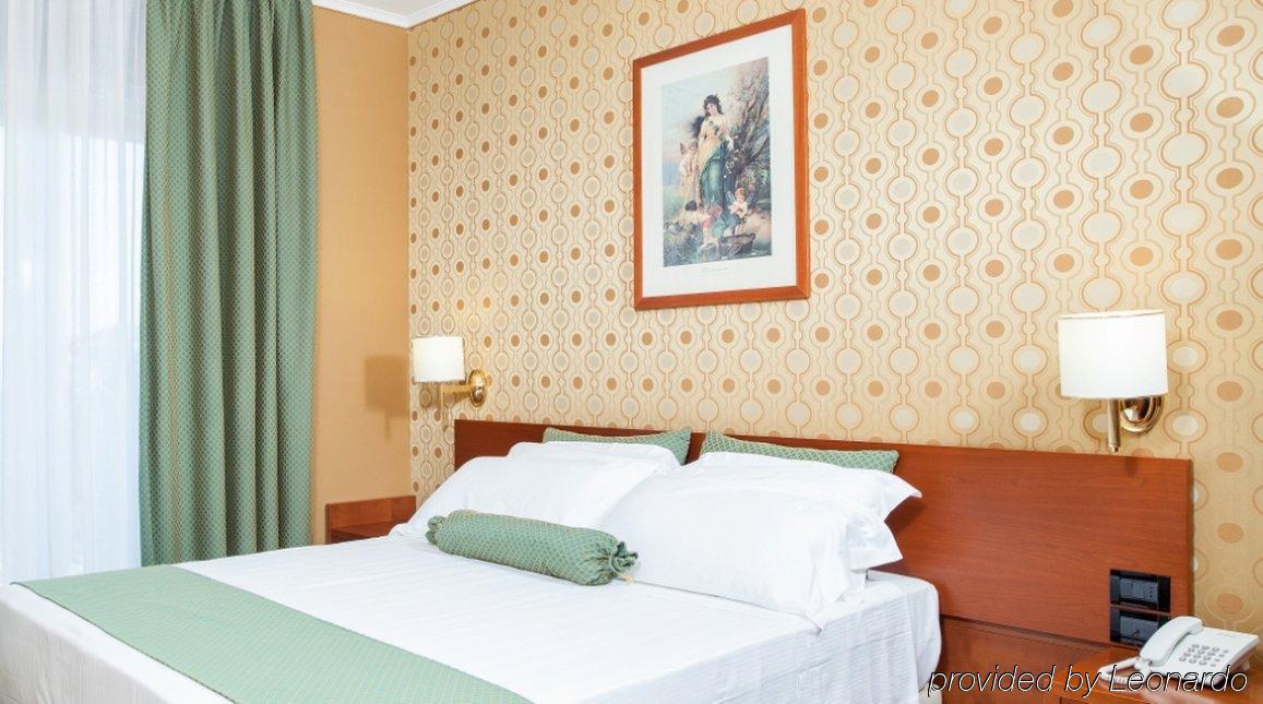Warmthotel Hotel 4*