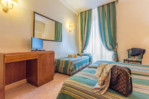 Hotel Raeli Lux
