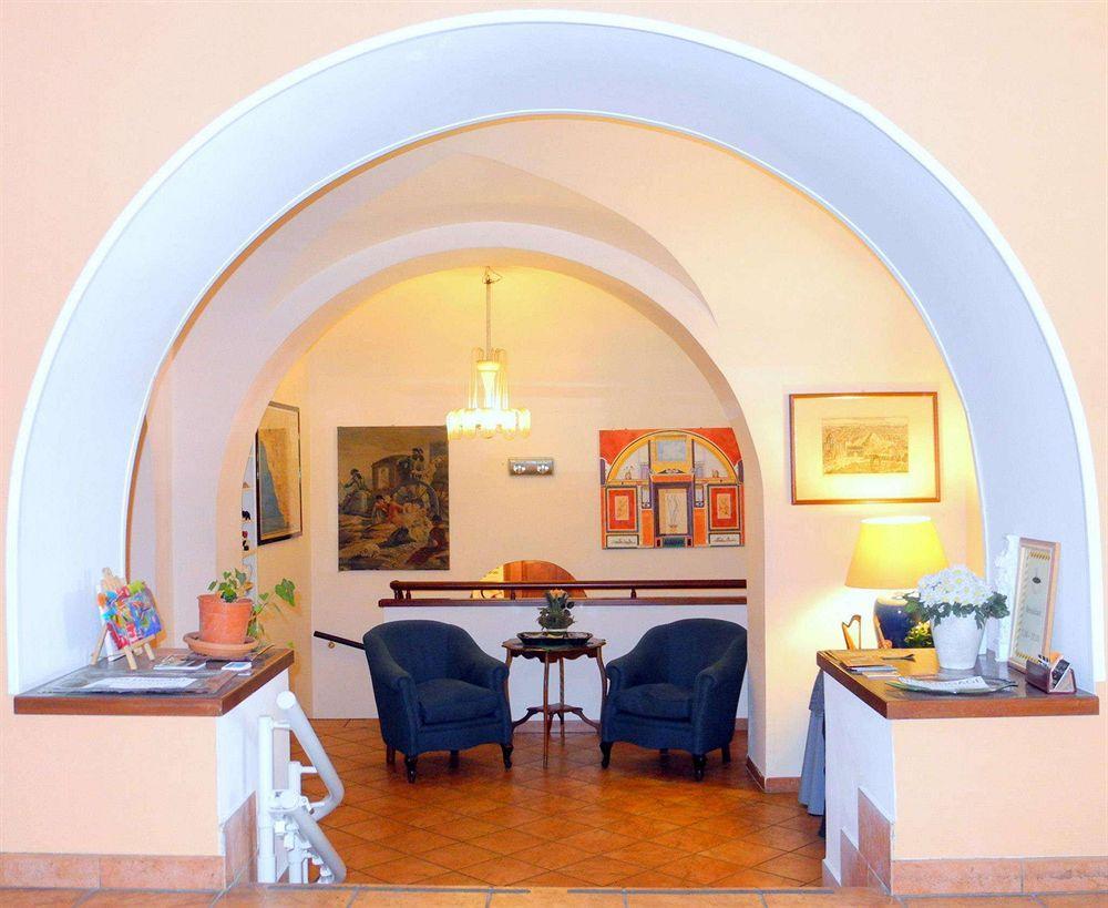 Hotel Corona