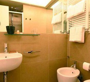 Valeri Hotell 3*