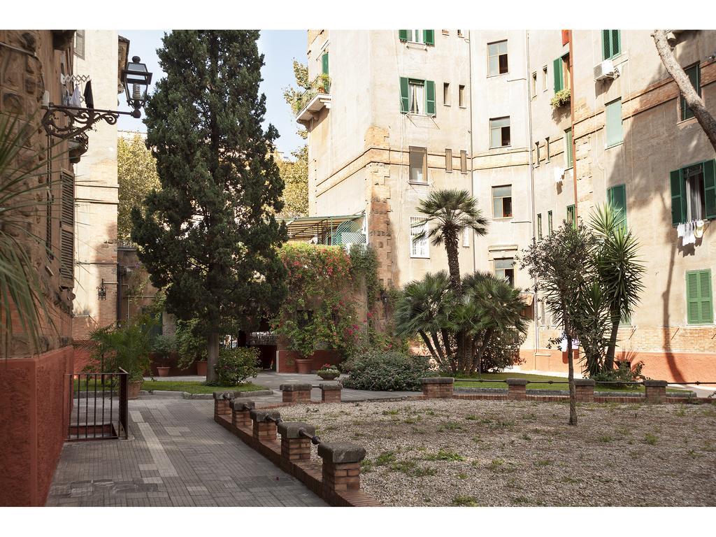 Dimora Del Papa * Roma