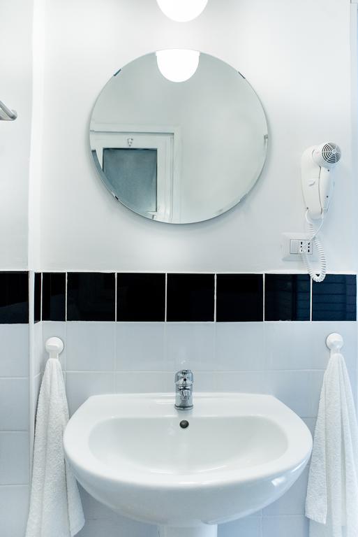 Bed and breakfast Cm Piramide Roma