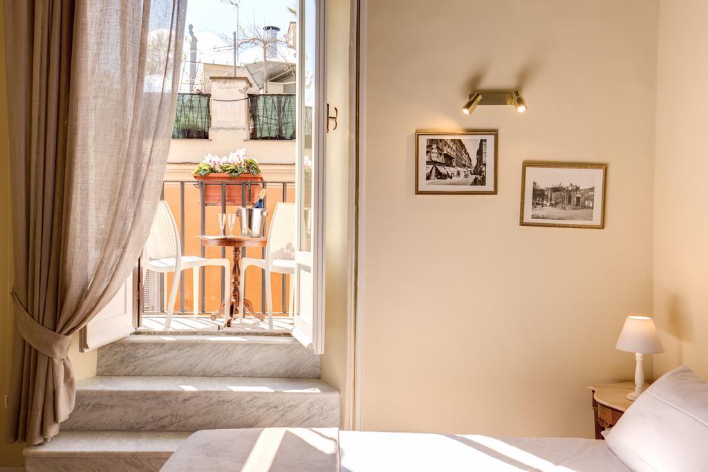 Terrace Pantheon Relais Roma