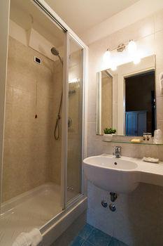 Guest house Navona Tower Relais 2*