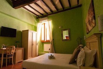 Navona Tower Relais Guest house 2*