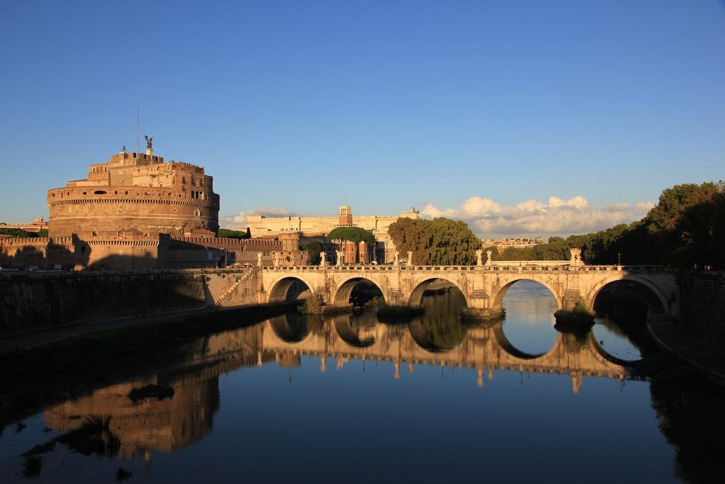 Vatican Domus 2*