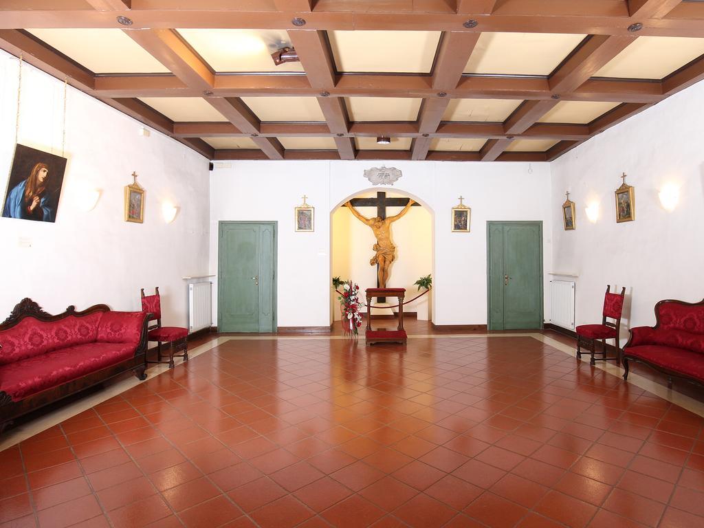 Casa Di Santa Francesca Romana A Ponte Rotto