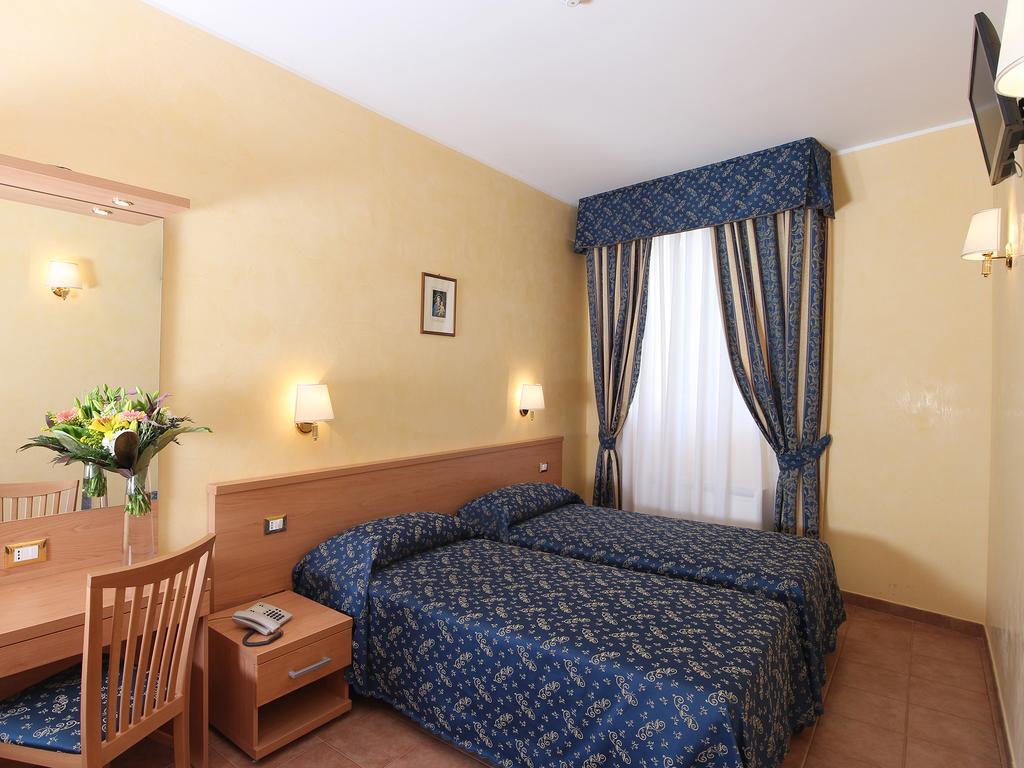 Casa Di Santa Francesca Romana A Ponte Rotto Roma