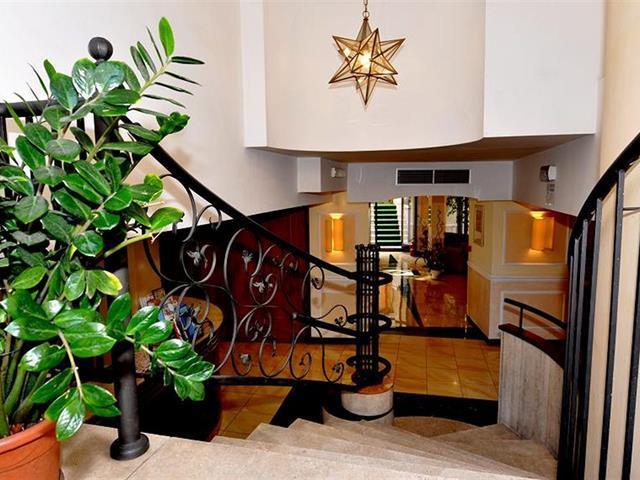 Hotel Executive 4*