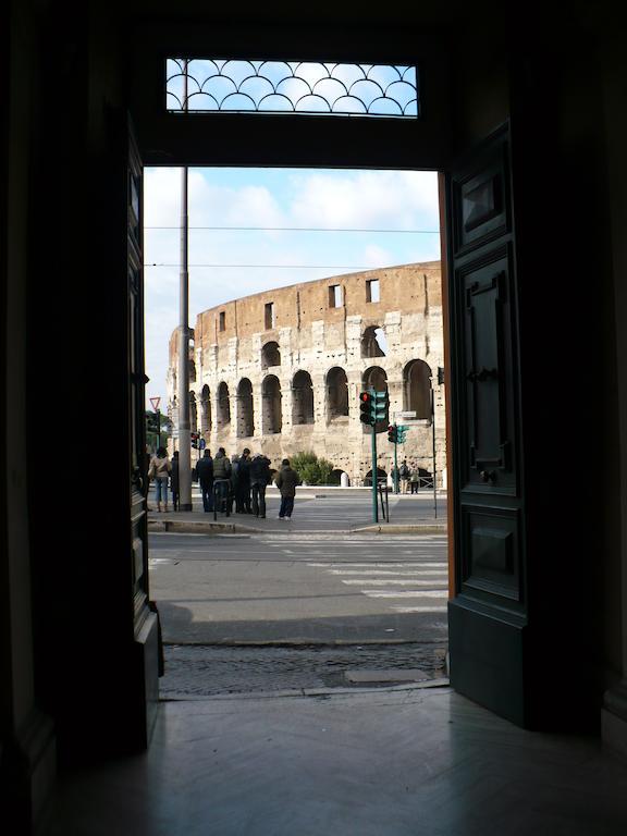 Colosseo Da Fernando No Elevator Rome
