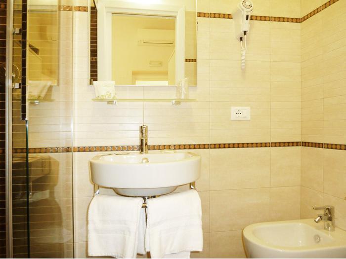Acomodação com café da manhã  Manila Inn 4*