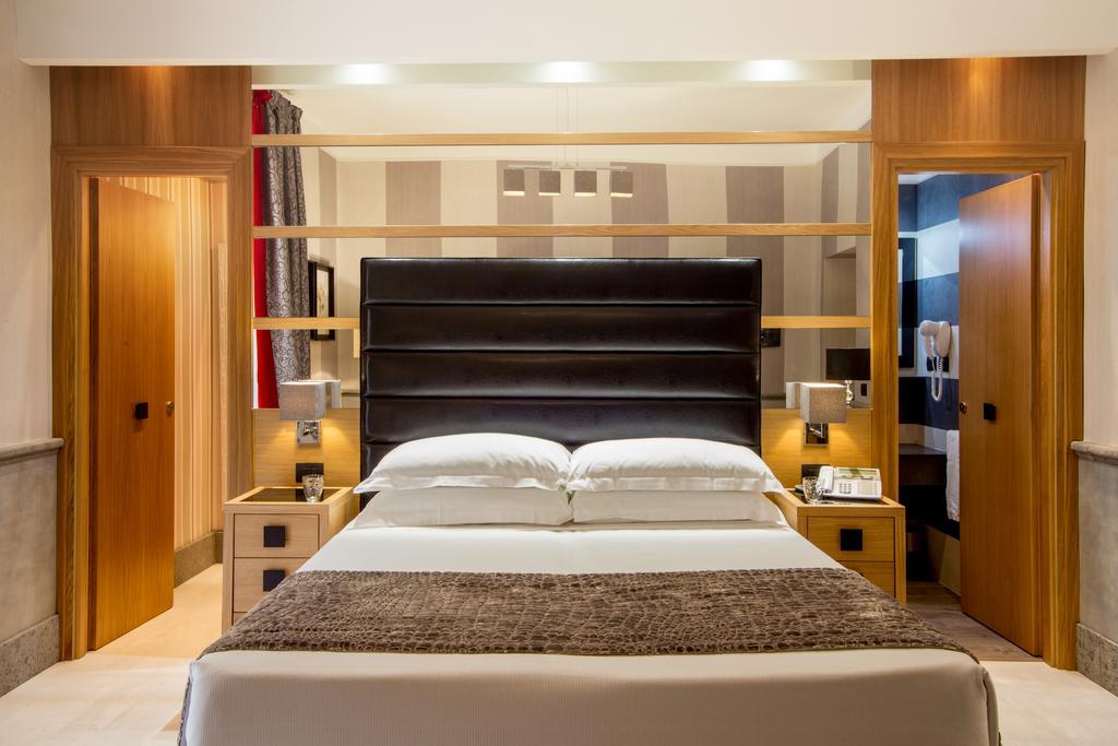 Hotell Royal Court 4*