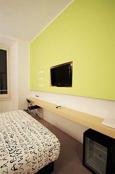 69 Manin Street Rom