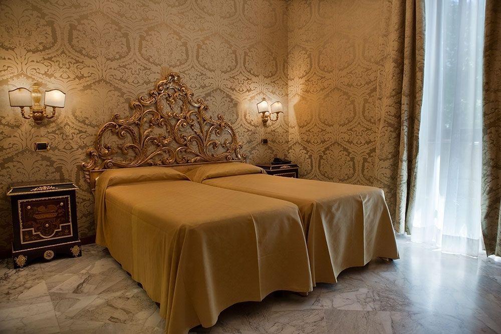 Des Epoques Hotel