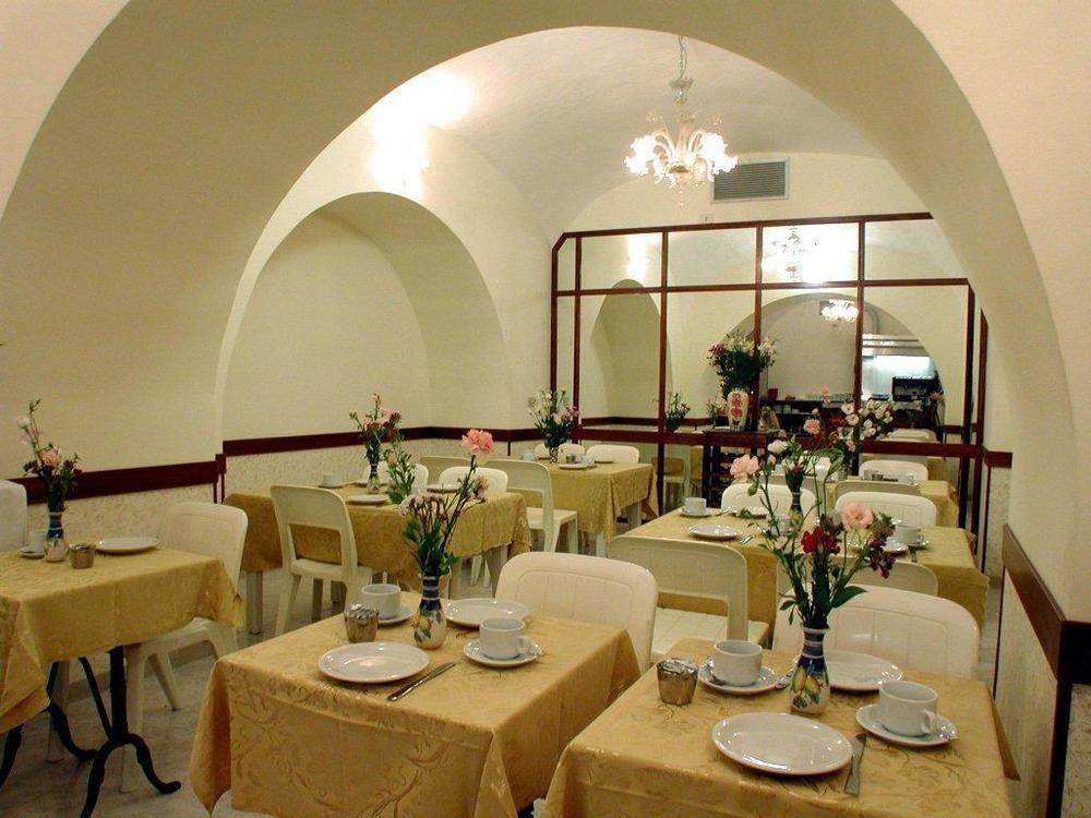 Altavilla Dieci Hotell