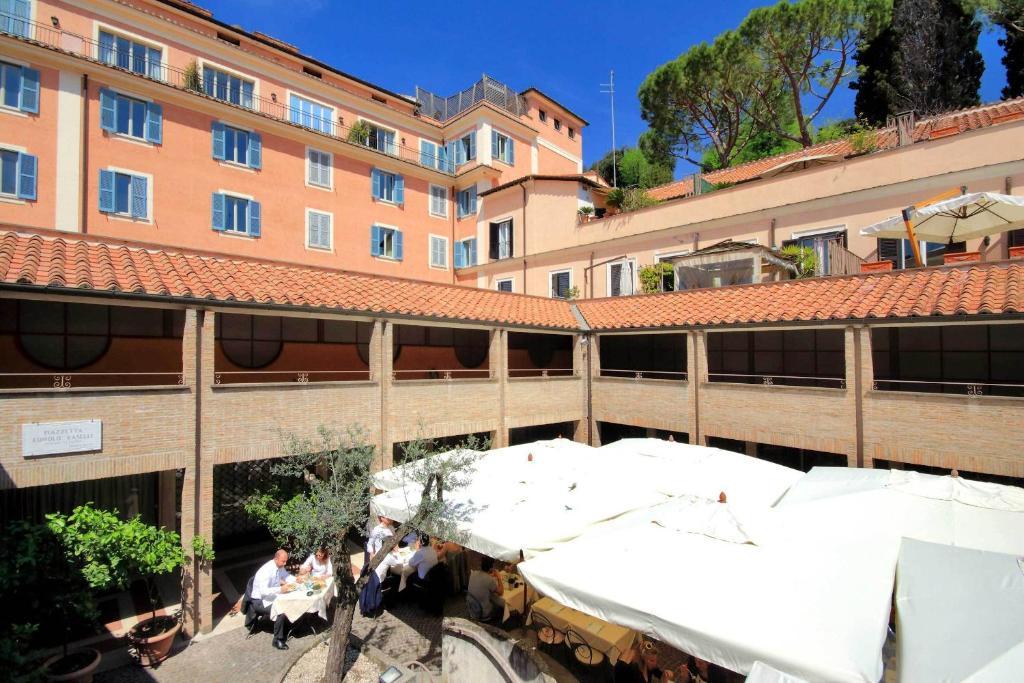 Piazzetta Margutta - My Extra *