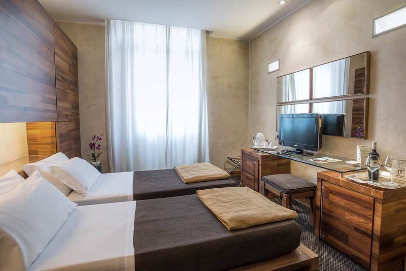 Hotell Tritone 3*