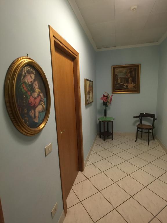 Casa Religiosa Per Ferie Ancelle Del Santuario Gjestgiverier Roma