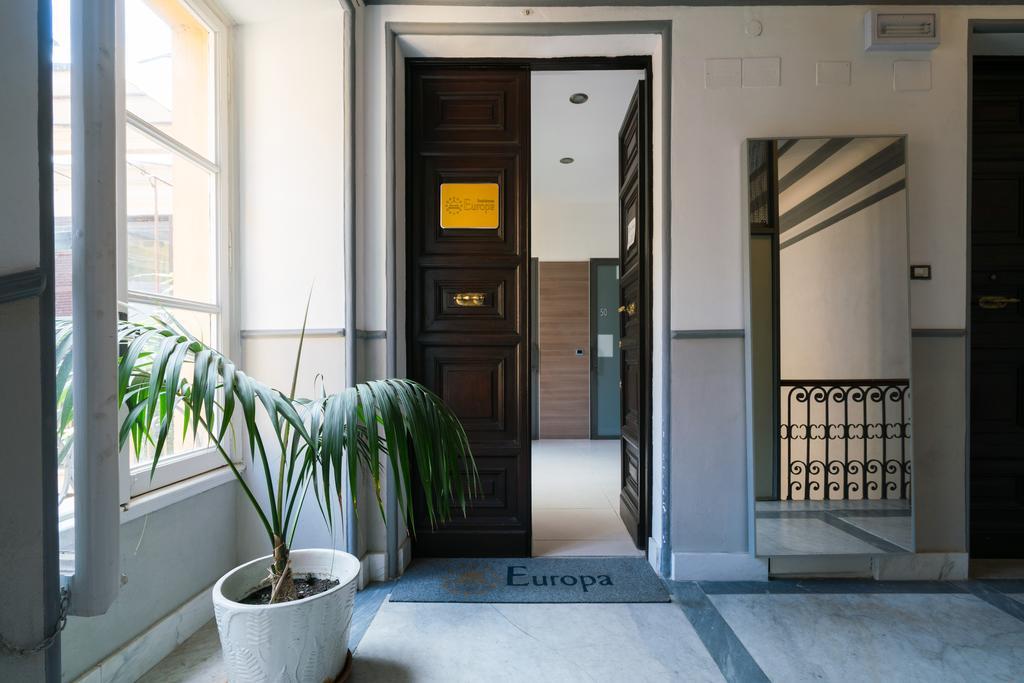 Europa Apartment *