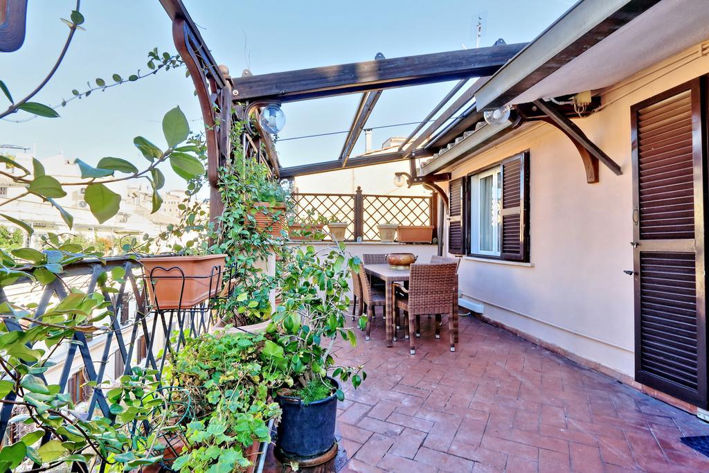 Frattina Family Romantic Superior Roma
