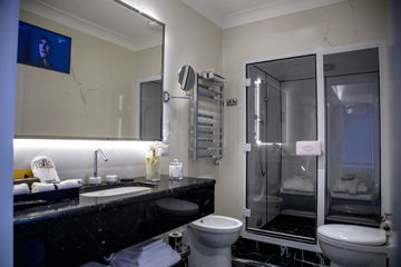 Gkk Exclusive Private Roma