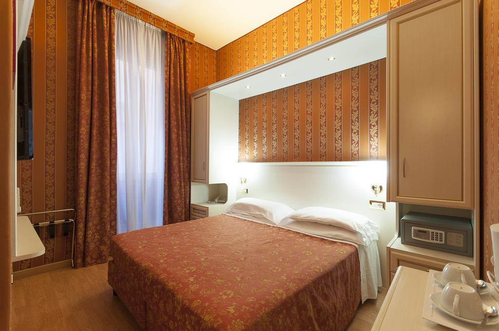 Trevi 41 Hotell 3*