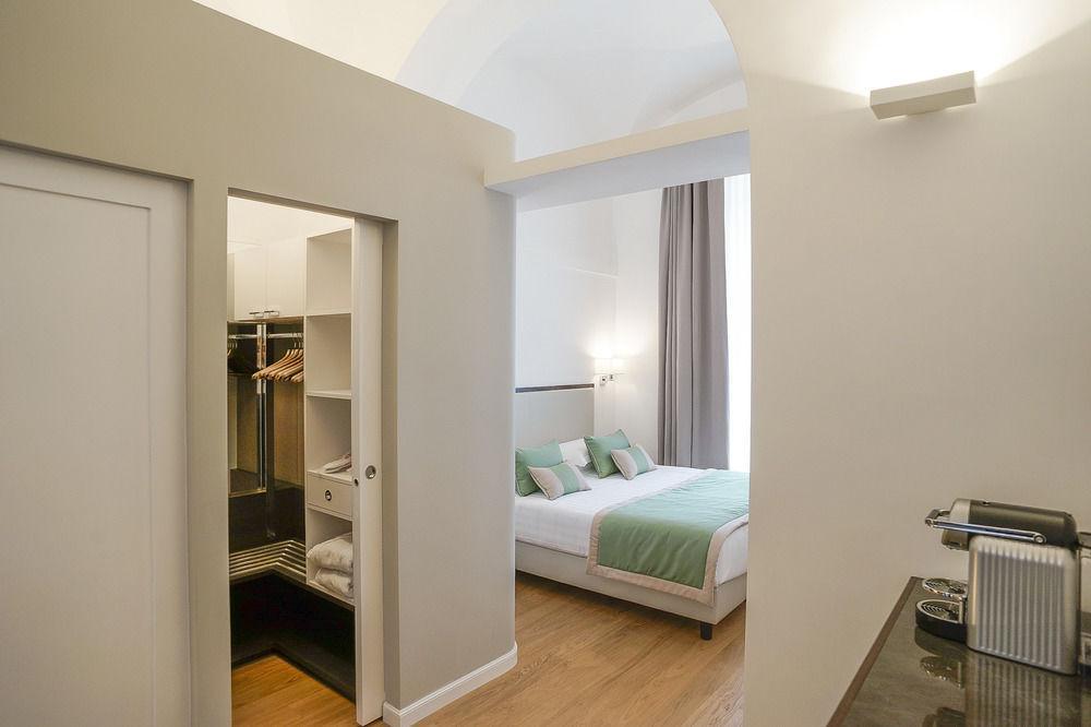 Hotel Les Diamants Spanish Steps 2*