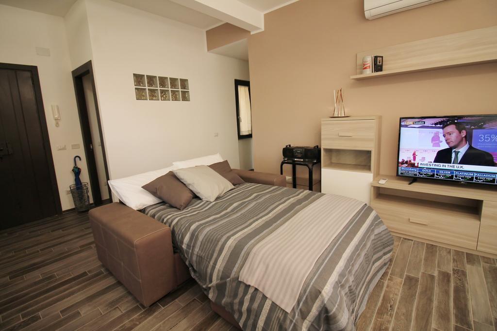 Apartamento Eur Bright Spacious Terraced With Private Parking Only For Small Cars Roma
