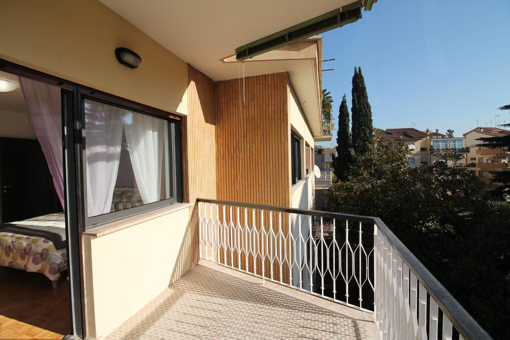 Eur Bright Spacious Terraced With Private Parking Only For Small Cars Apartamento *