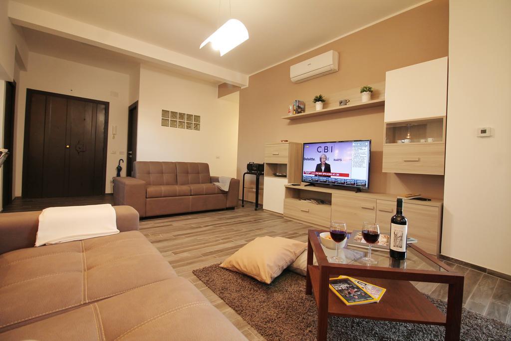 Eur Bright Spacious Terraced With Private Parking Only For Small Cars Apartamento Roma