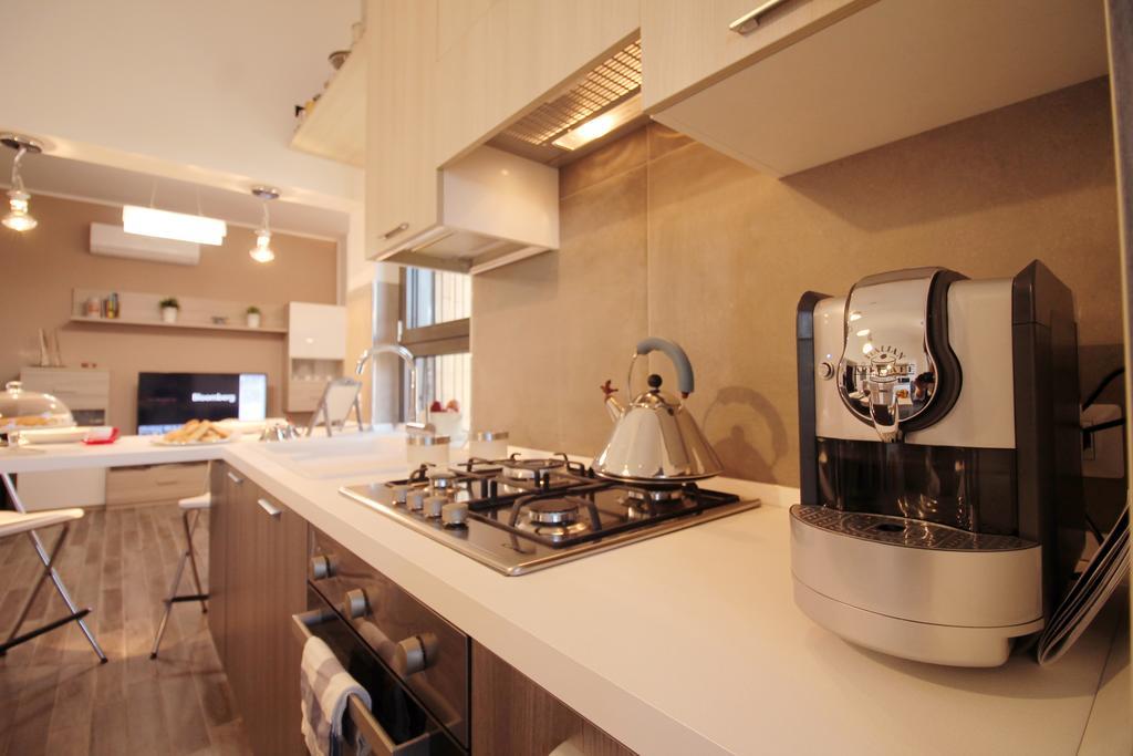 Eur Bright Spacious Terraced With Private Parking Only For Small Cars *