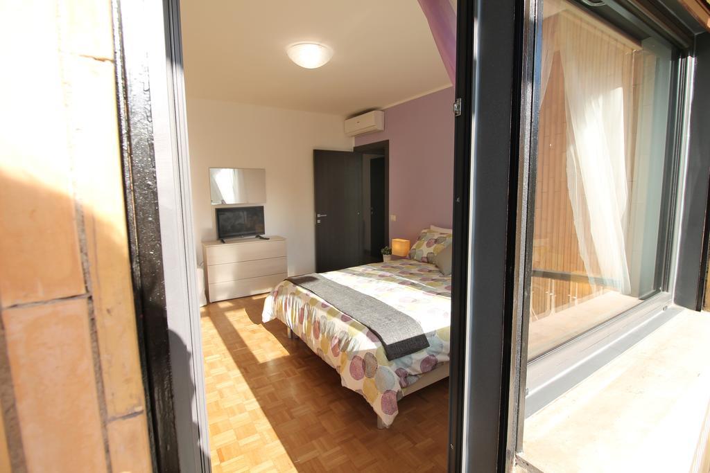 Eur Bright Spacious Terraced With Private Parking Only For Small Cars Apartamento Roma