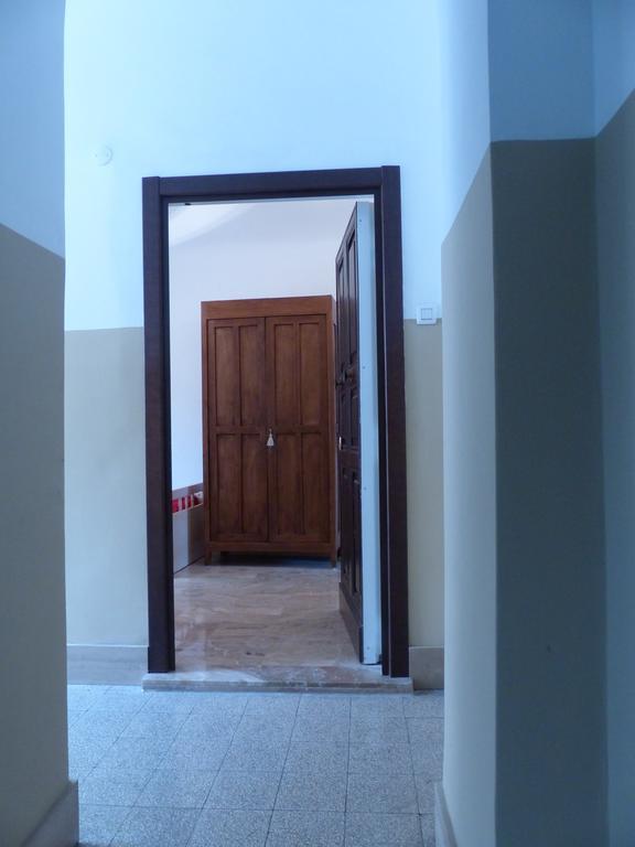 Apartamento Between Termini & Colosseo