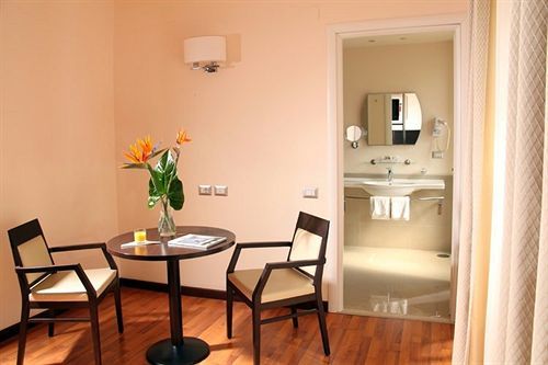 Regal Park Hotell 4*