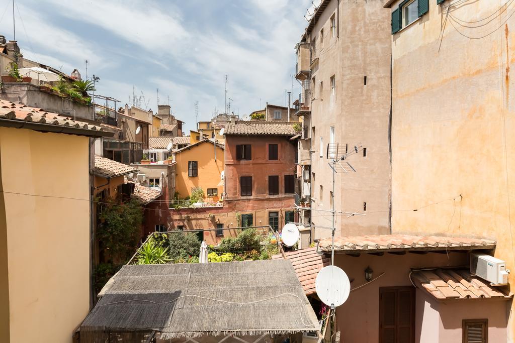 Pellegrino Campo De' Fiori *