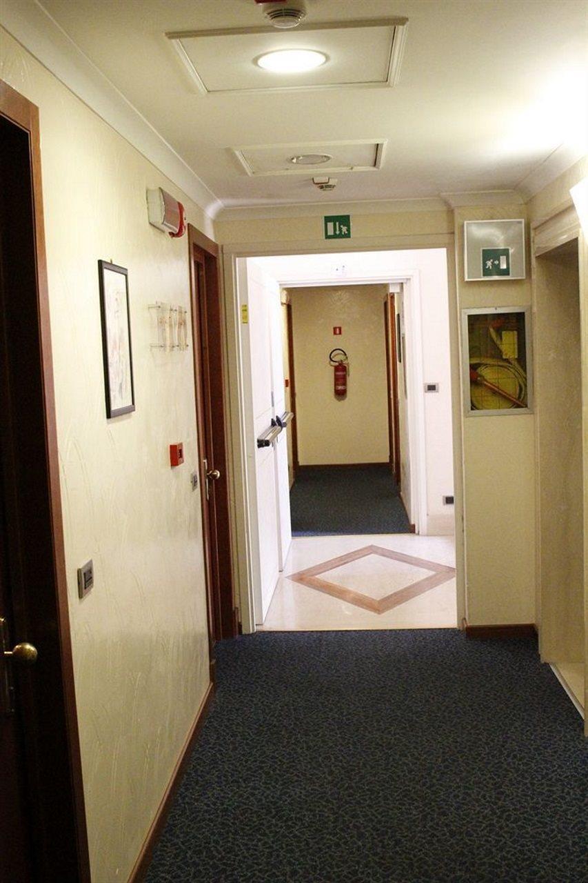 The Smooth 4* Roma
