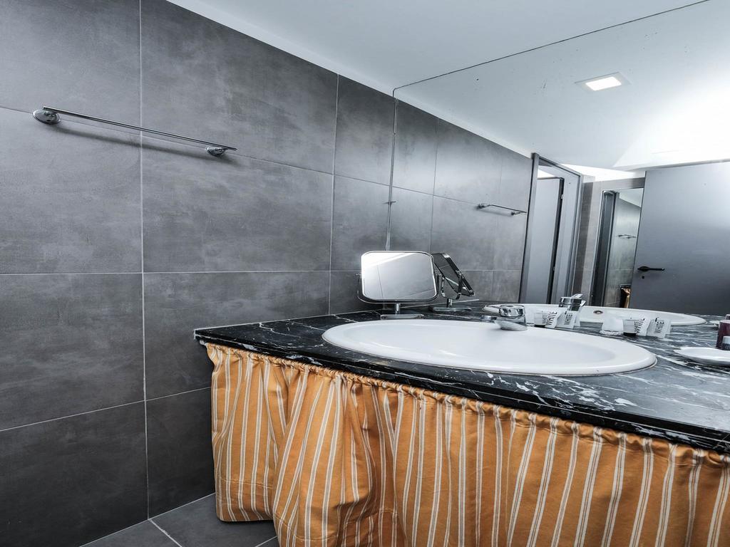 Ancient Trastevere Vespa Loft Apartment Rom