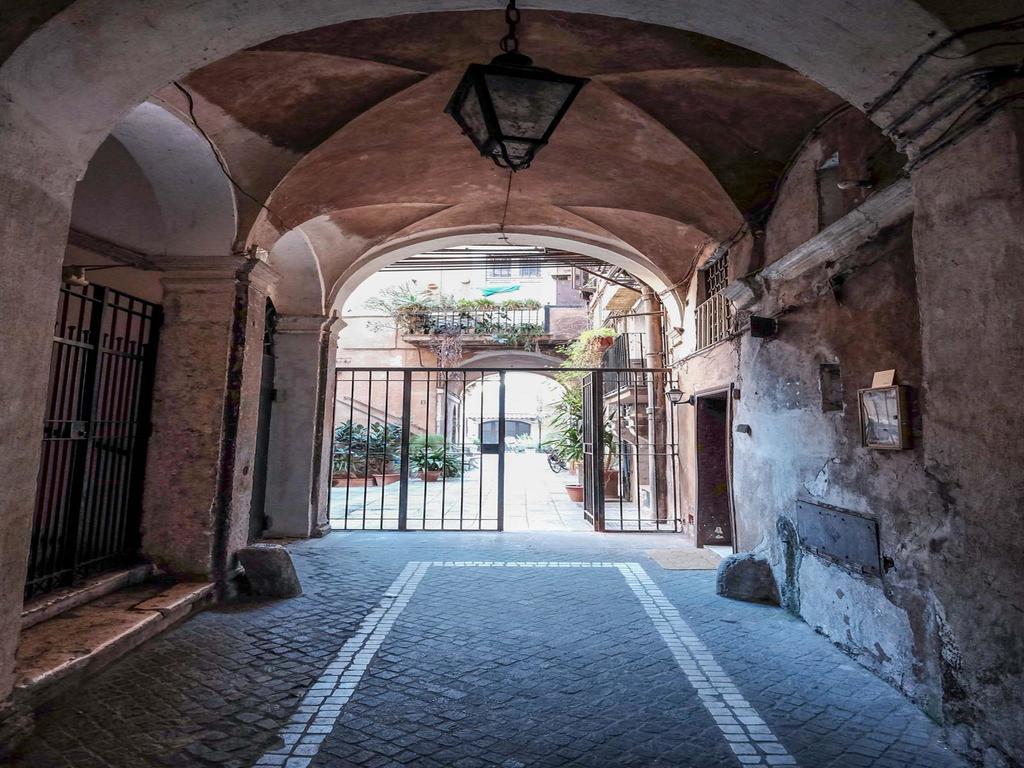 Apartment Ancient Trastevere Vespa Loft *